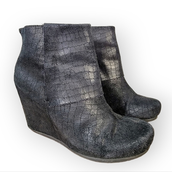 OTBT Ringold Black Oiled Suede Wedge Booties Size 7 - Picture 1 of 16